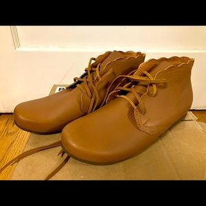 Adelisa & Co Women’s Paseo Boots